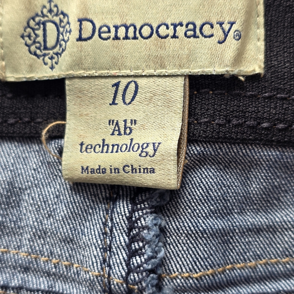 💜Womens Democracy Blue Jeans - Picture 2 of 6